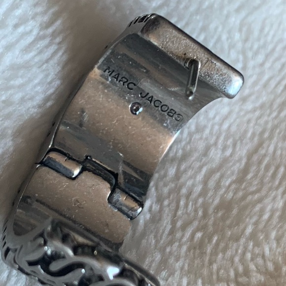 MARC JACOBS Monogram Engraved Chunky Hoop Earrings - Picture 6 of 12